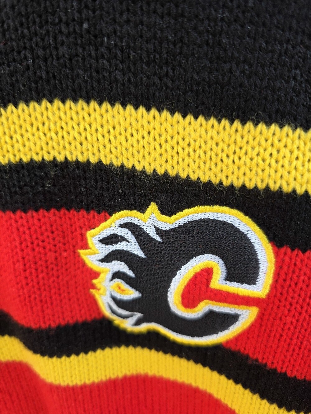 Vintage Calgary Flames NHL Hockey 1/4 Zip Knit Sweater Mens XL - Picture 5 of 10